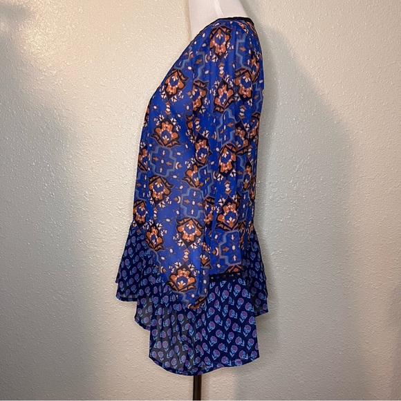 Red Camel Long Sleeve V-neck Flowy Top Blouse with Lace and Gathers - Picture 4 of 8